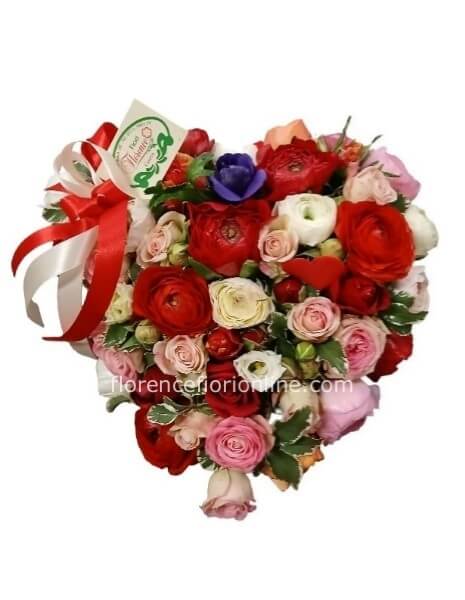 Cuore di fiori assortiti primaverili Ø cm 20