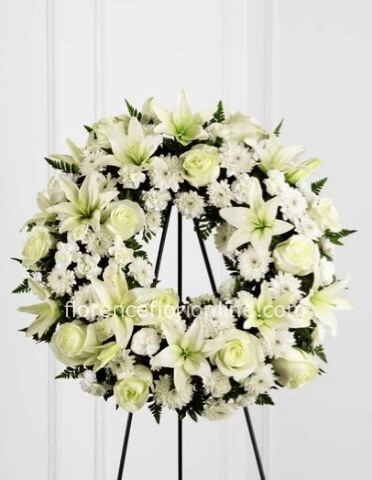 Corona funebre con fiori misti bianchi