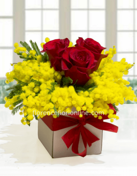 Box o vasetto colorato con 3 Rose rosse e Mimosa