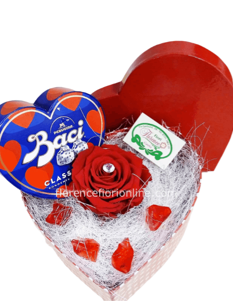 Box a forma di cuore con 1 rosa rossa eterna