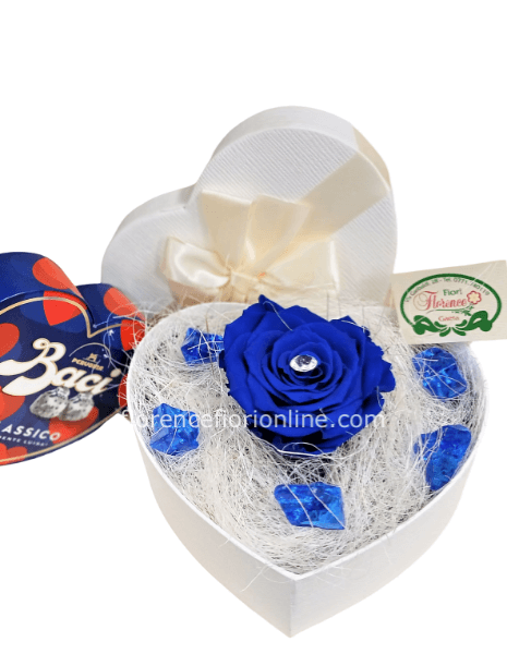 Scatola Cuore con Rosa blu eterna - (Senza Ciocccolattini)