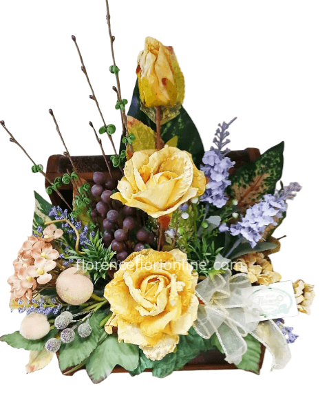 Bauletto con fiori artificiali - H. 34 x L.30 cm.