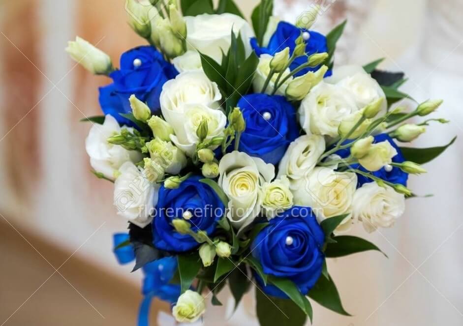 Rose blu e fiori bianchi » Fiorista consegna fiori e piante a domicilio a  Gaeta. Acquisto e invio online di fiori a Gaeta e Formia.