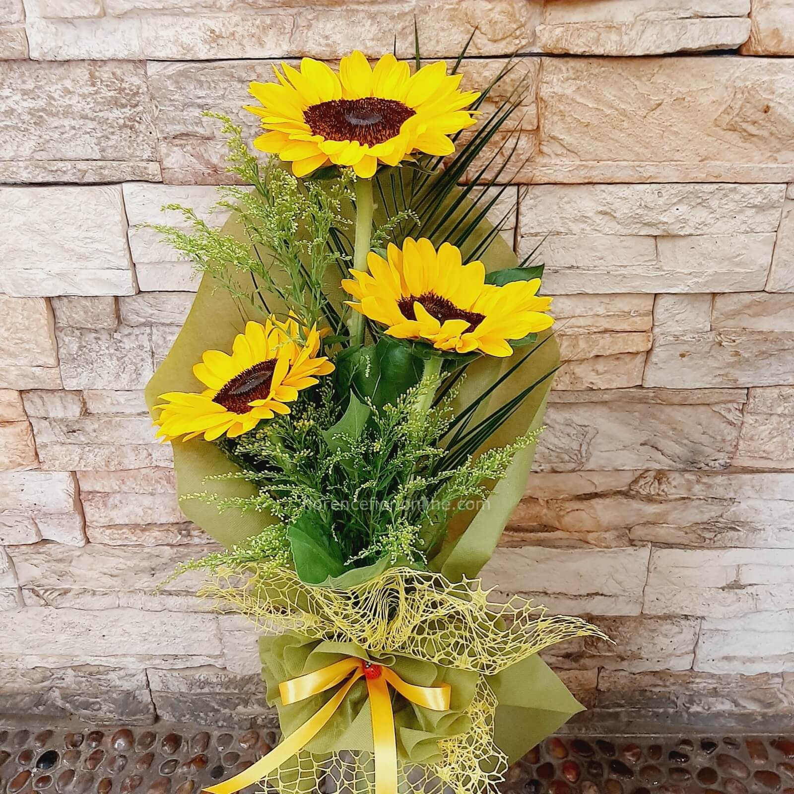 Tre Girasoli » Fiorista consegna fiori e piante a domicilio a Gaeta.  Acquisto e invio online di fiori a Gaeta e Formia.